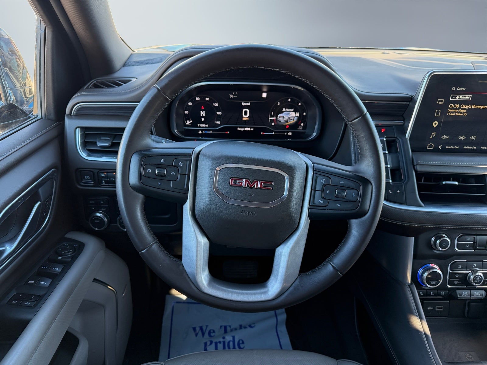 2023 GMC Yukon XL SLT
