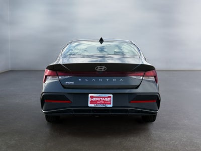 2024 Hyundai Elantra SE
