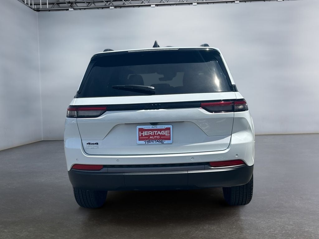 2026 Jeep Grand Cherokee GRAND CHEROKEE LAREDO ALTITUDE 4X4