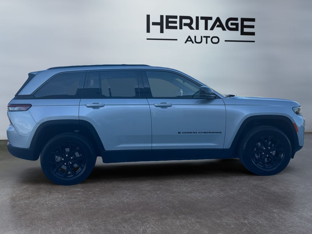 2026 Jeep Grand Cherokee GRAND CHEROKEE LAREDO ALTITUDE 4X4