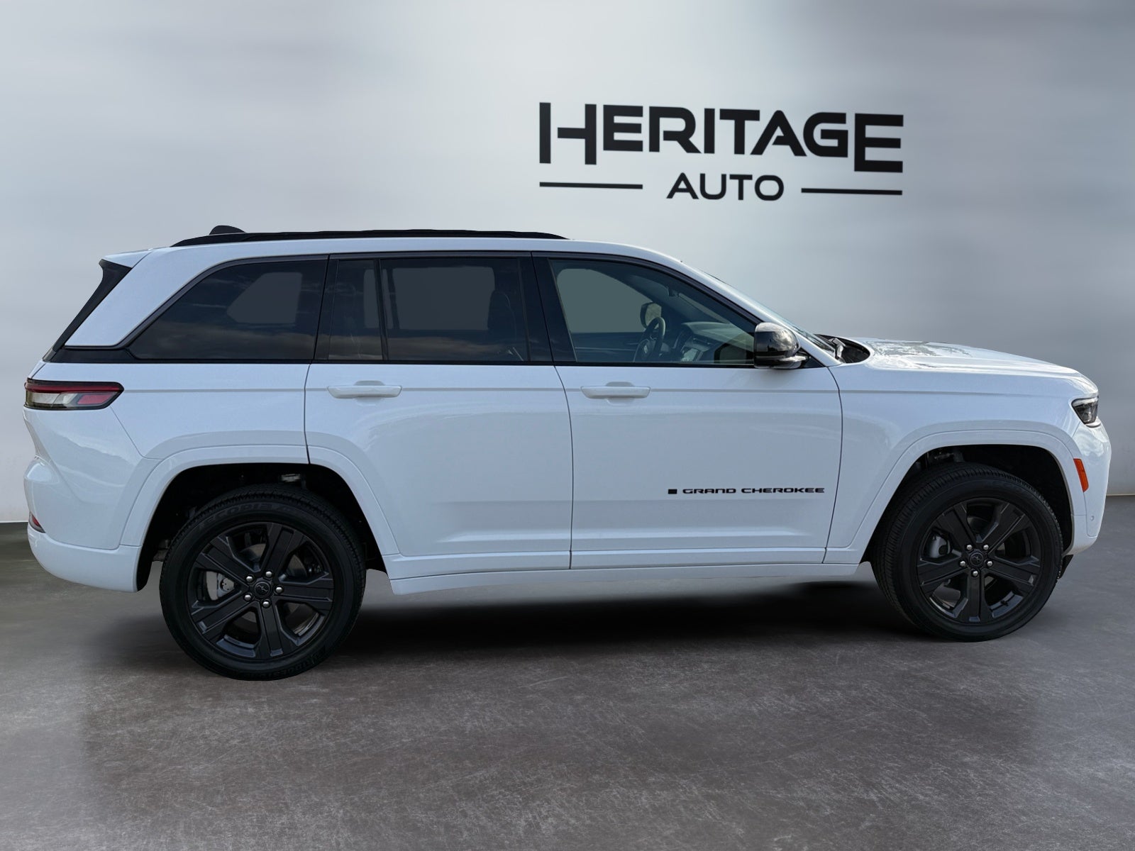2027 Jeep Grand Cherokee GRAND CHEROKEE LIMITED RESERVE 4X4
