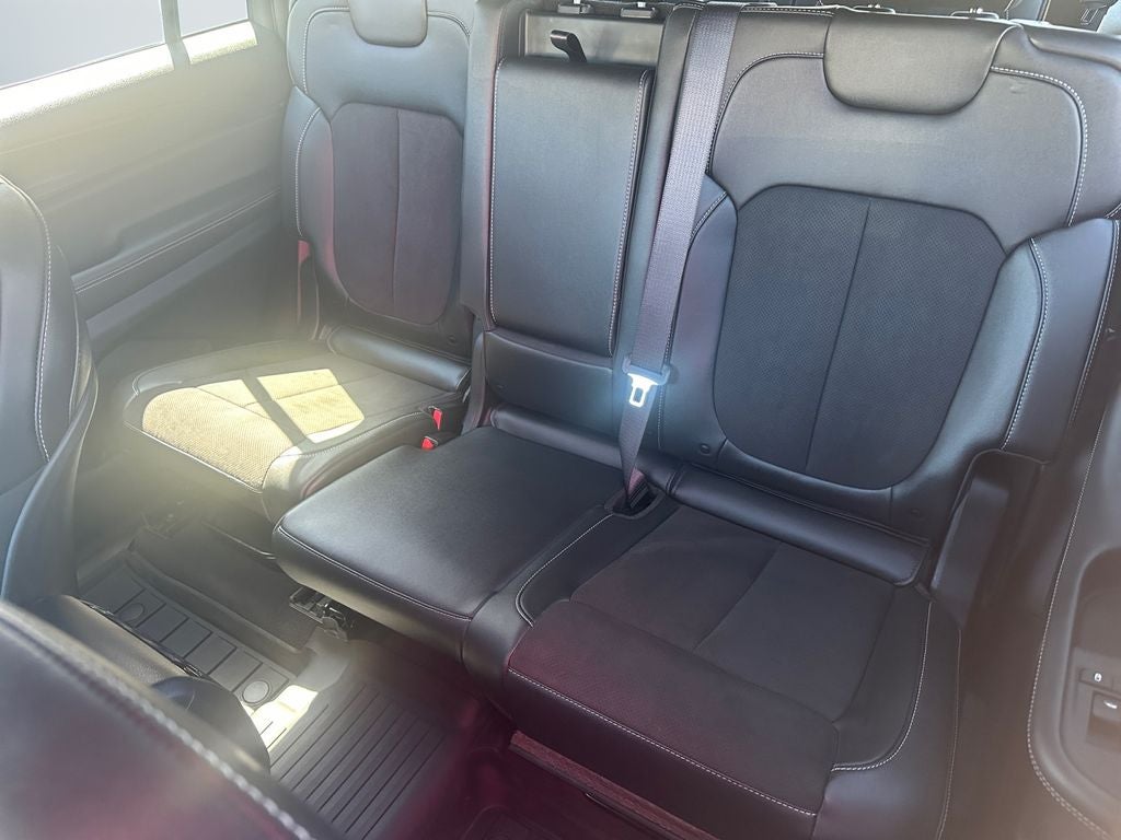 2024 Jeep Grand Cherokee L Altitude 4x4