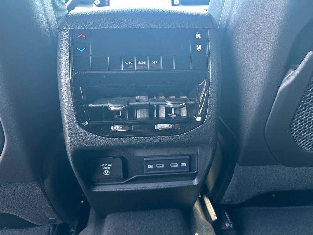 2026 Jeep Grand Cherokee GRAND CHEROKEE L LAREDO ALTITUDE 4X4