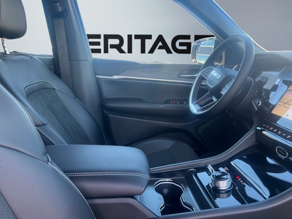 2026 Jeep Grand Cherokee GRAND CHEROKEE L LAREDO ALTITUDE 4X4