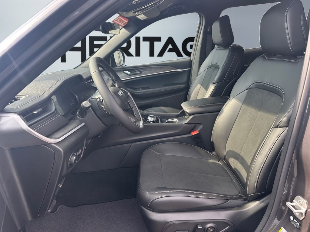 2026 Jeep Grand Cherokee GRAND CHEROKEE L LAREDO ALTITUDE 4X4