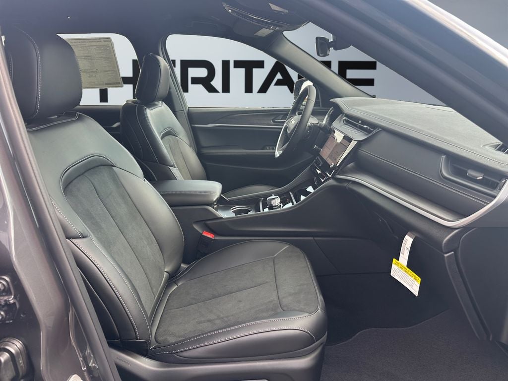 2026 Jeep Grand Cherokee GRAND CHEROKEE L LAREDO ALTITUDE 4X4