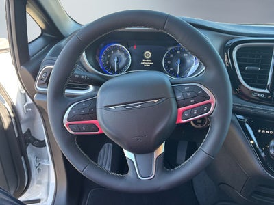 2027 Chrysler Pacifica PACIFICA SELECT AWD