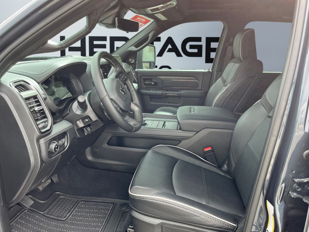 2026 RAM Ram 3500 RAM 3500 LIMITED CREW CAB 4X4 8' BOX