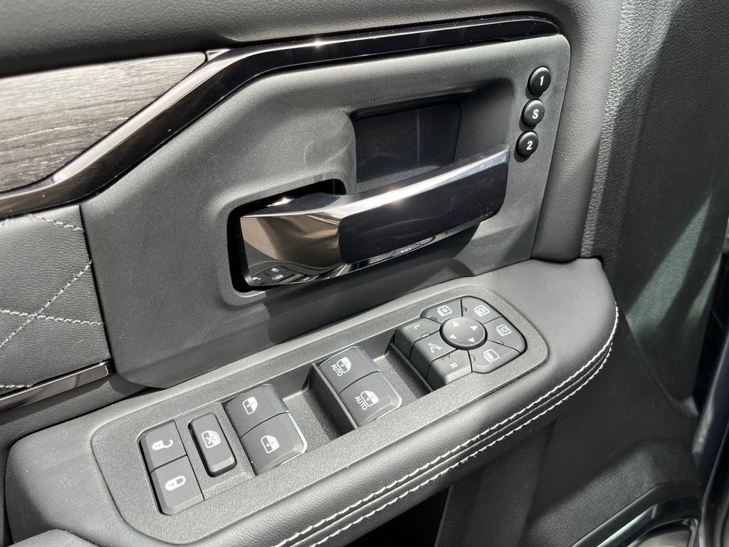 2026 RAM Ram 3500 RAM 3500 LIMITED CREW CAB 4X4 8' BOX