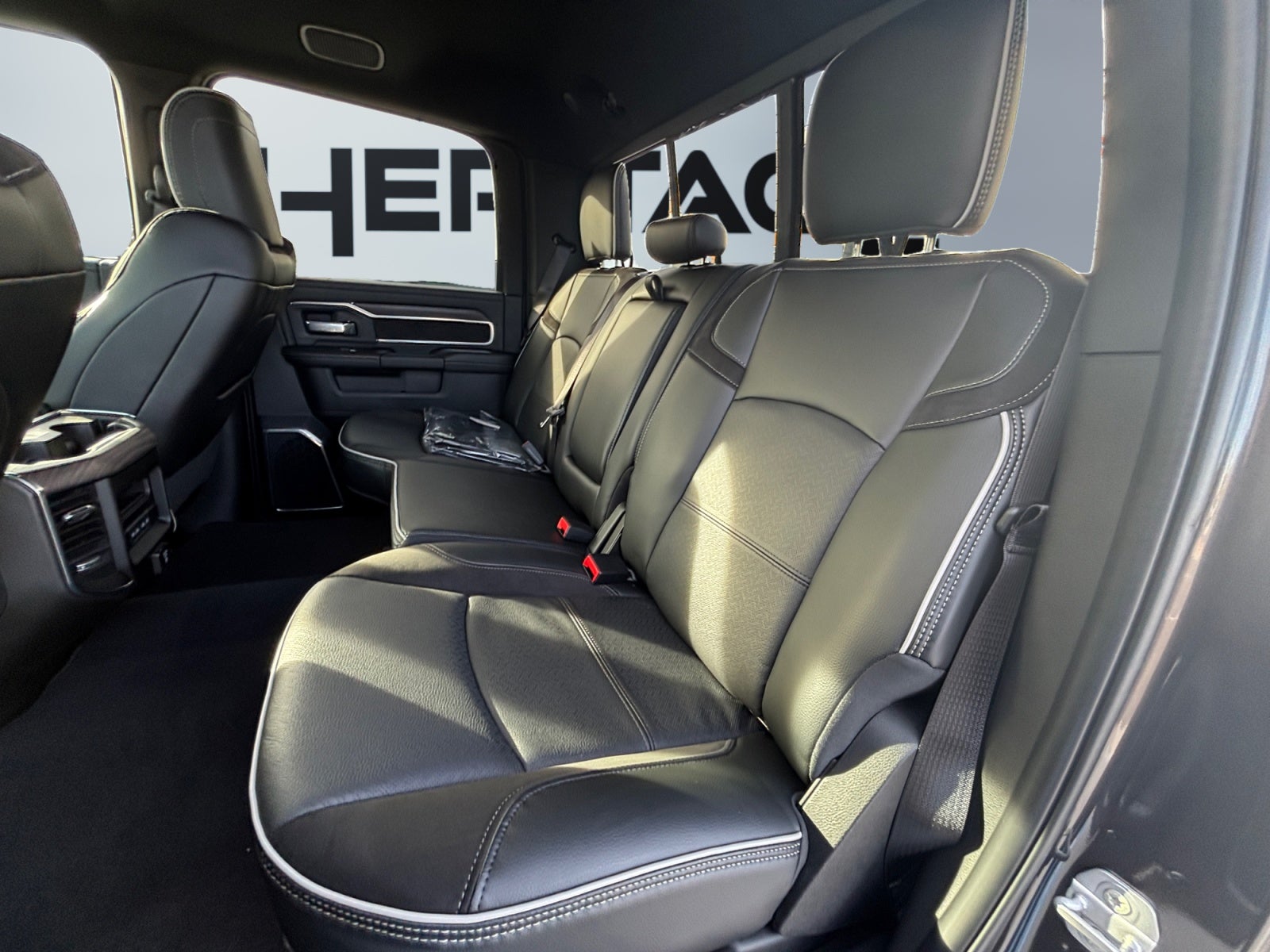 2027 RAM 2500 RAM 2500 LARAMIE CREW CAB 4X4 6'4' BOX