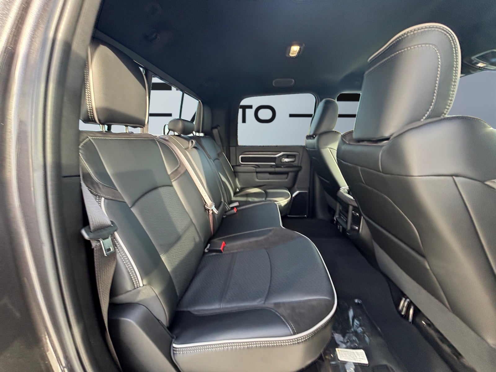 2027 RAM 2500 RAM 2500 LARAMIE CREW CAB 4X4 6'4' BOX