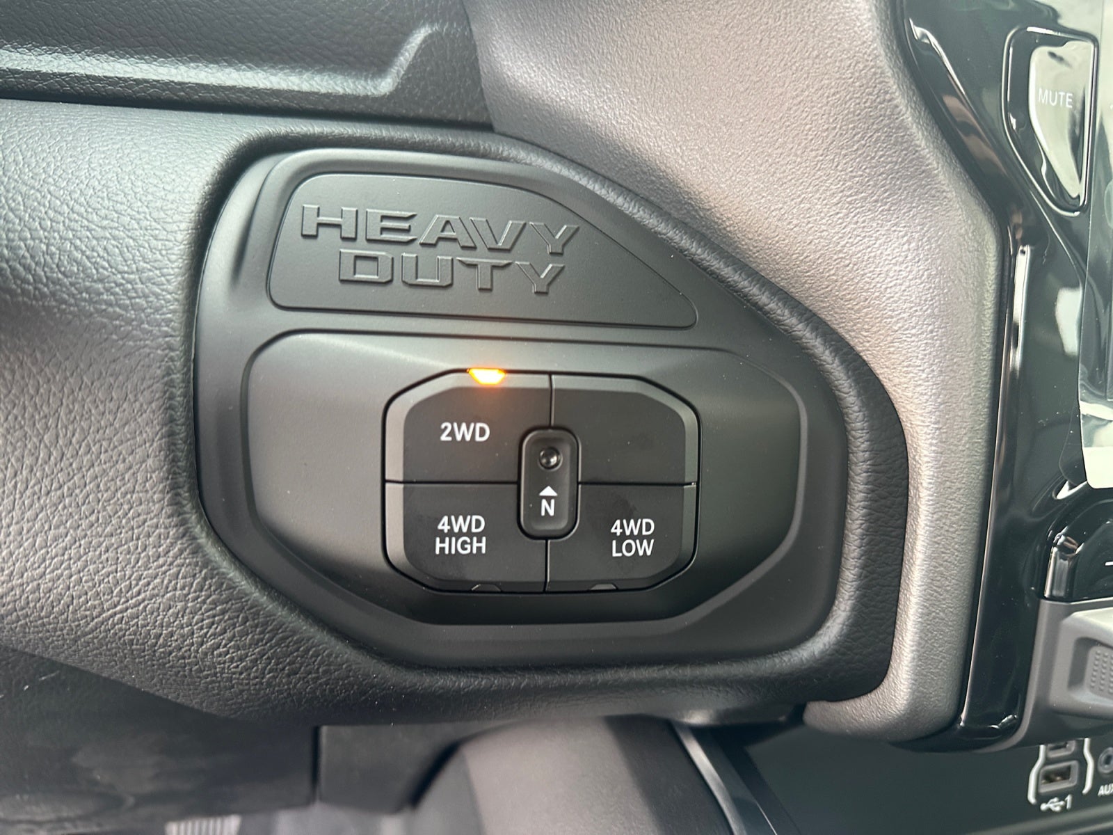 2027 RAM 2500 RAM 2500 LARAMIE CREW CAB 4X4 6'4' BOX