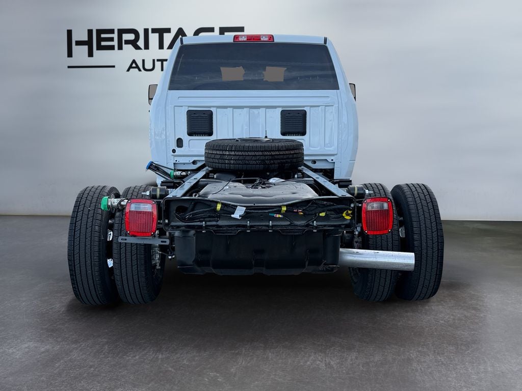 2026 RAM Ram 3500 Chassis Cab RAM 3500 TRADESMAN CREW CAB CHASSIS 4X4 60' CA