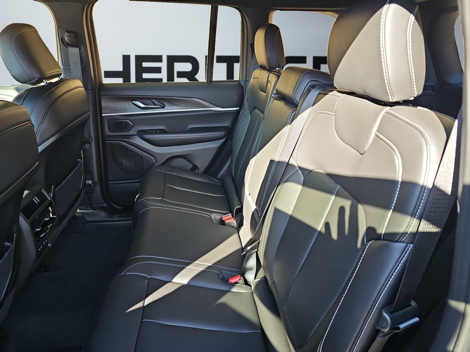 2027 Jeep Grand Cherokee GRAND CHEROKEE LIMITED 4X4