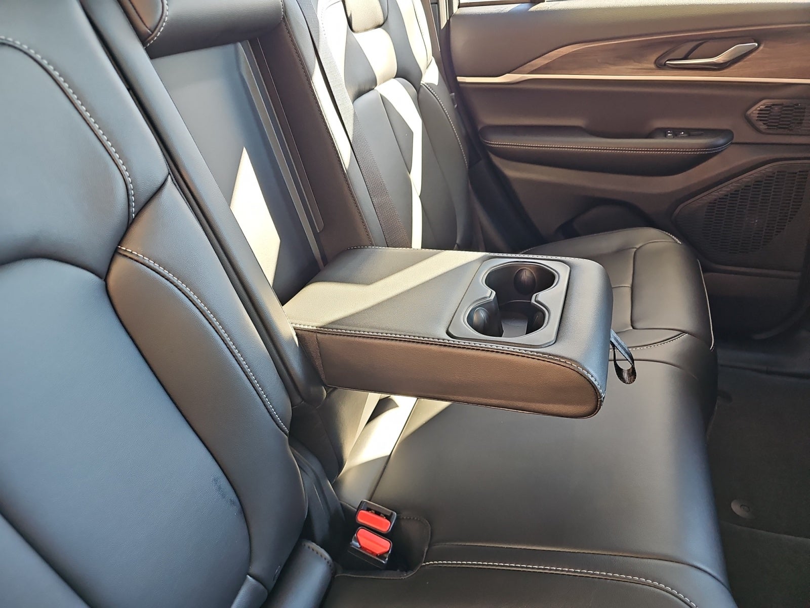 2027 Jeep Grand Cherokee GRAND CHEROKEE LIMITED 4X4
