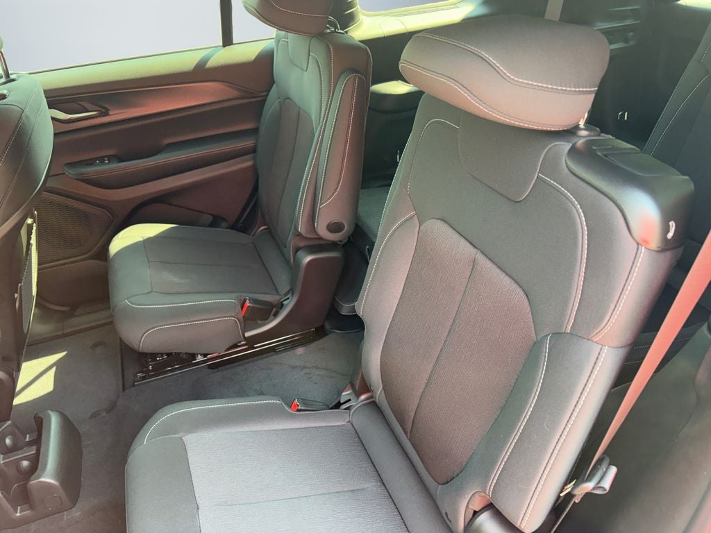 2026 Jeep Grand Cherokee GRAND CHEROKEE L LAREDO X 4X4