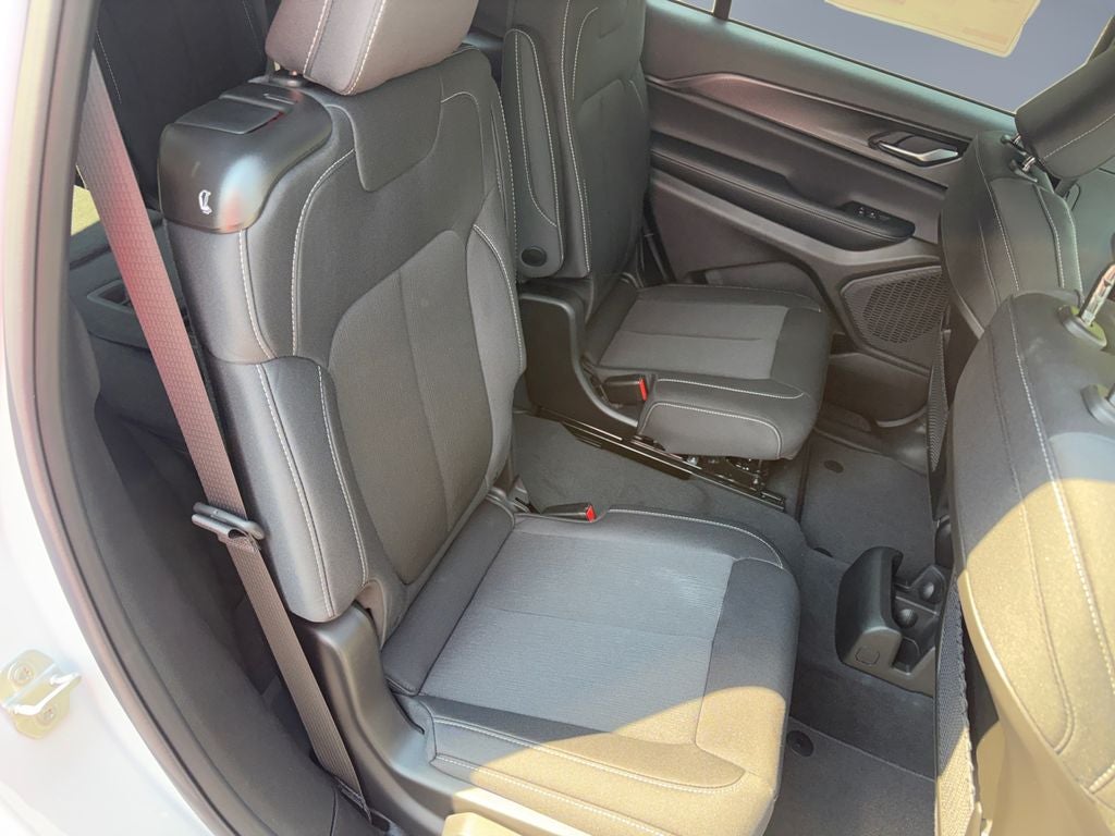 2026 Jeep Grand Cherokee GRAND CHEROKEE L LAREDO X 4X4
