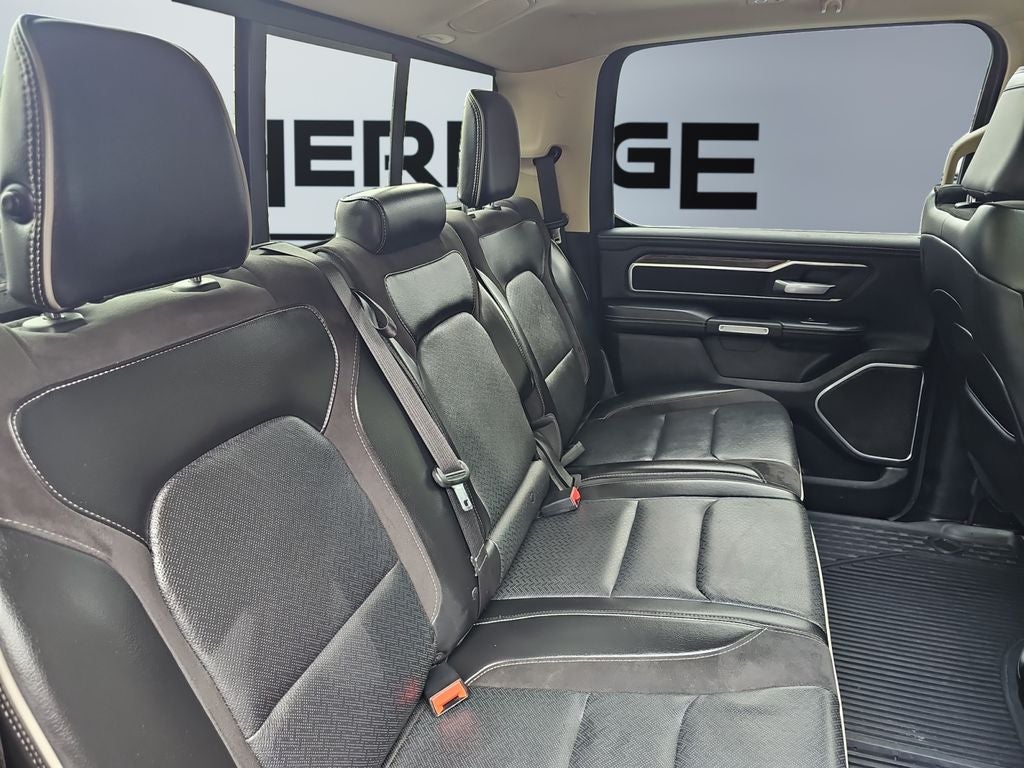 2019 RAM 1500 Laramie Crew Cab 4x4 5'7' Box