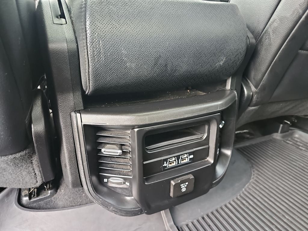 2019 RAM 1500 Laramie Crew Cab 4x4 5'7' Box