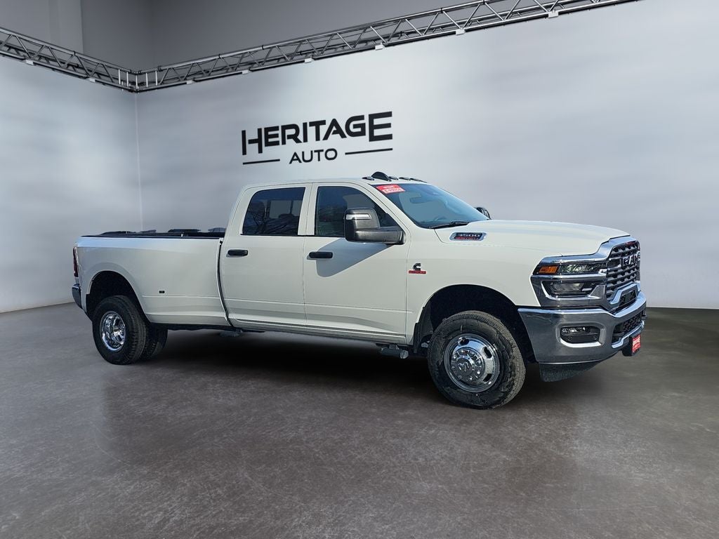 2026 RAM Ram 3500 RAM 3500 TRADESMAN CREW CAB 4X4 8' BOX