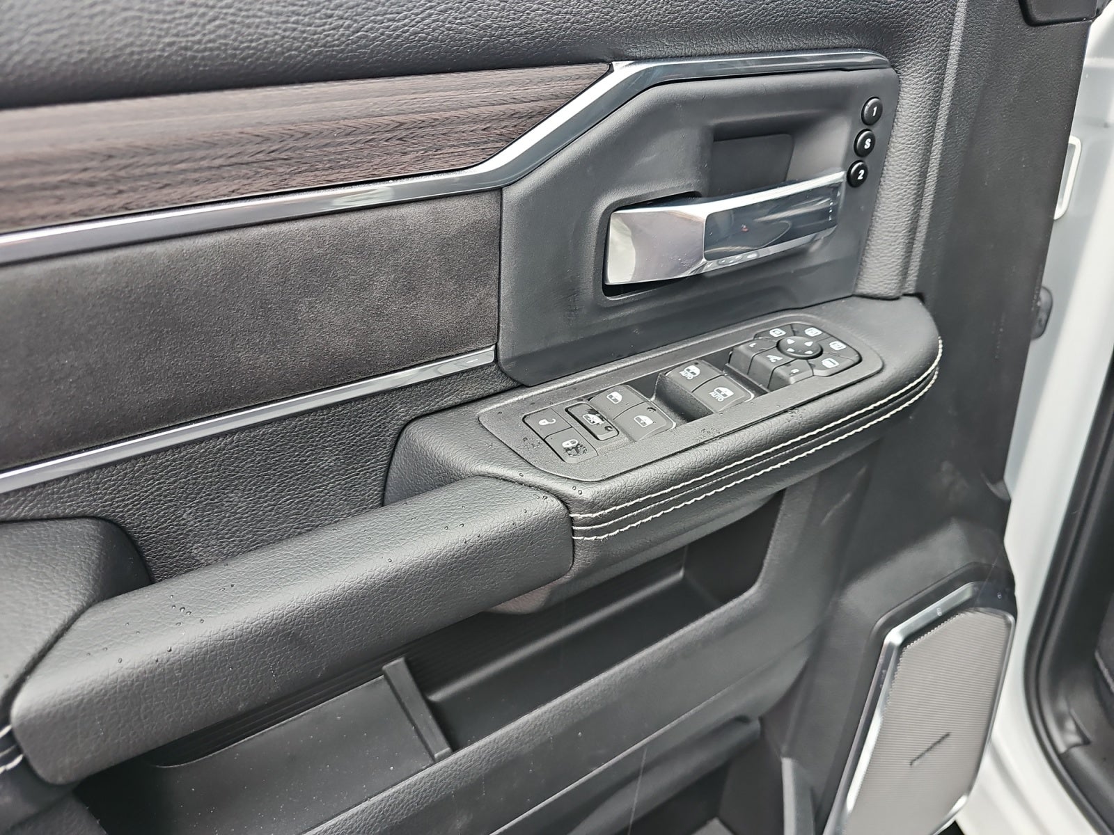 2026 RAM 3500 RAM 3500 LARAMIE CREW CAB 4X4 8' BOX