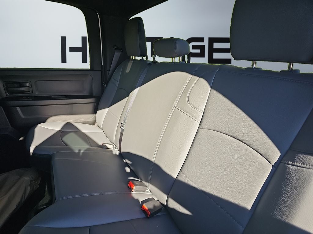 2026 RAM Ram 3500 Chassis Cab RAM 3500 TRADESMAN CREW CAB CHASSIS 4X4 60' CA