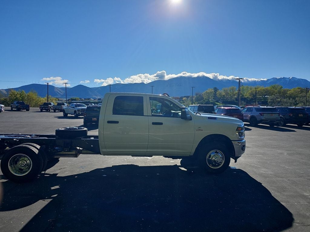 2026 RAM Ram 3500 Chassis Cab RAM 3500 TRADESMAN CREW CAB CHASSIS 4X4 60' CA