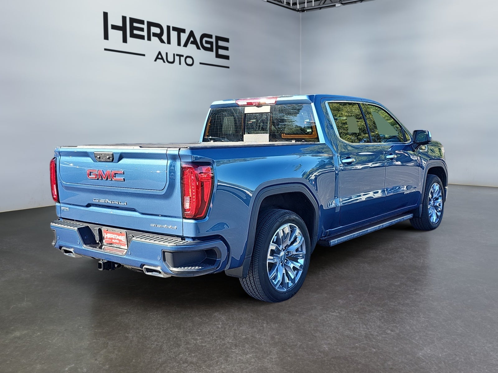 2024 GMC Sierra 4WD Crew Cab Short Box Denali