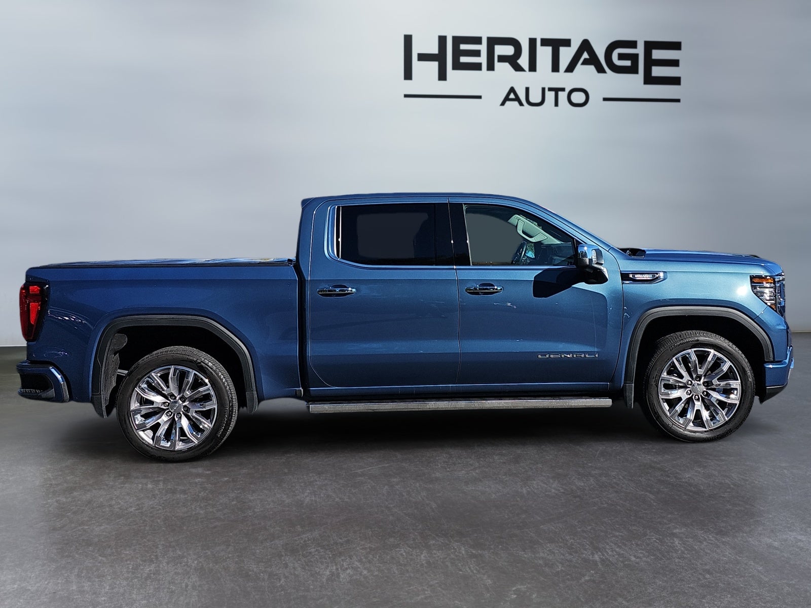 2024 GMC Sierra 4WD Crew Cab Short Box Denali