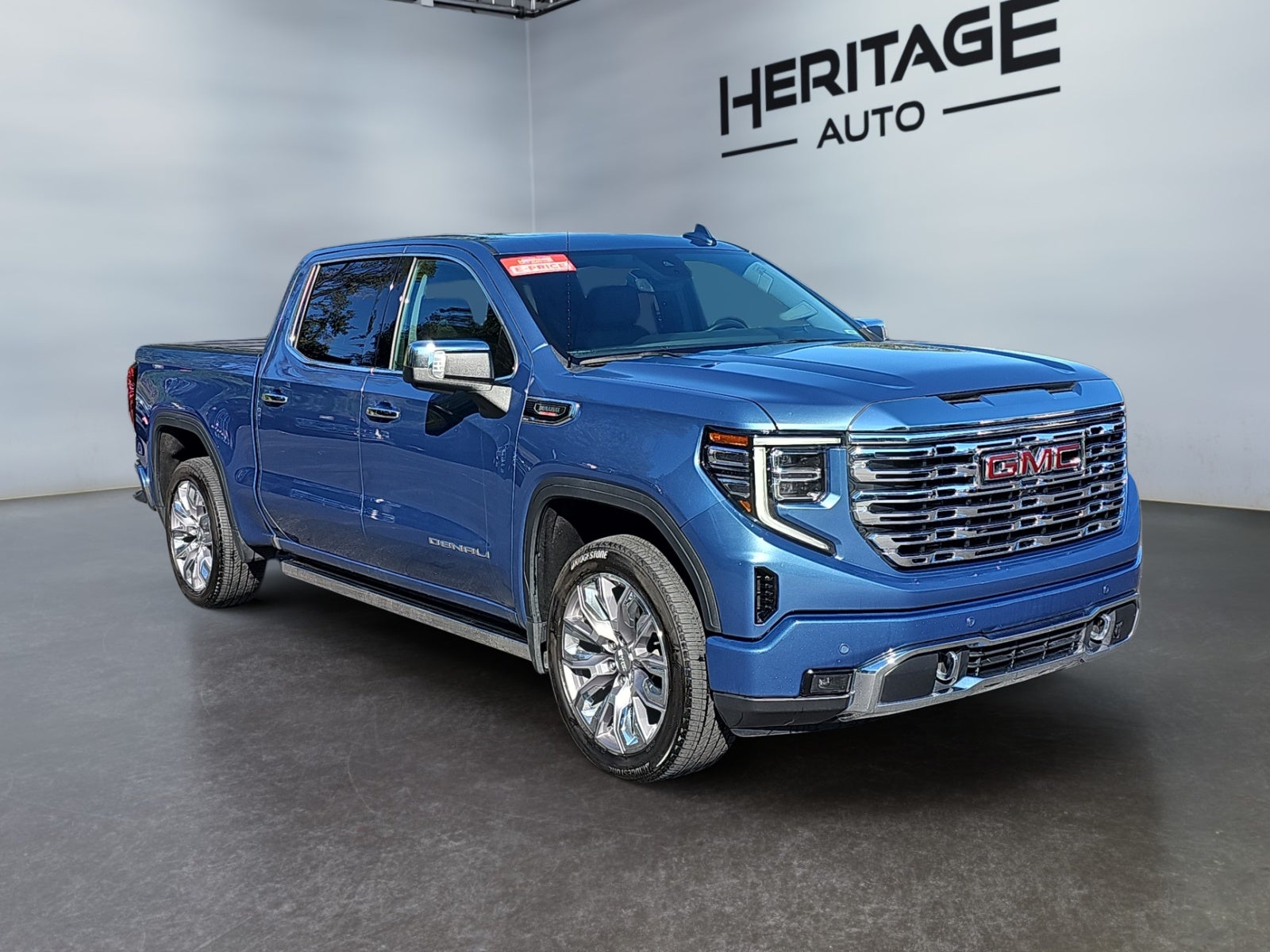 2024 GMC Sierra 4WD Crew Cab Short Box Denali