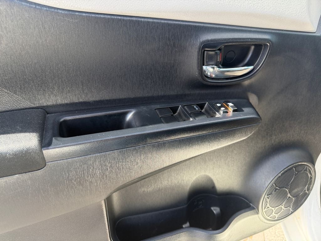 2012 Toyota Yaris L
