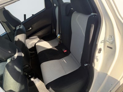 2012 Toyota Yaris L