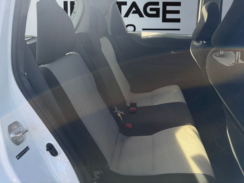 2012 Toyota Yaris L