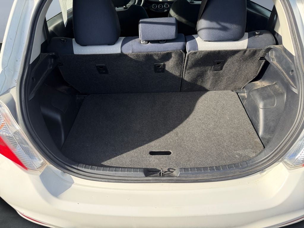 2012 Toyota Yaris L