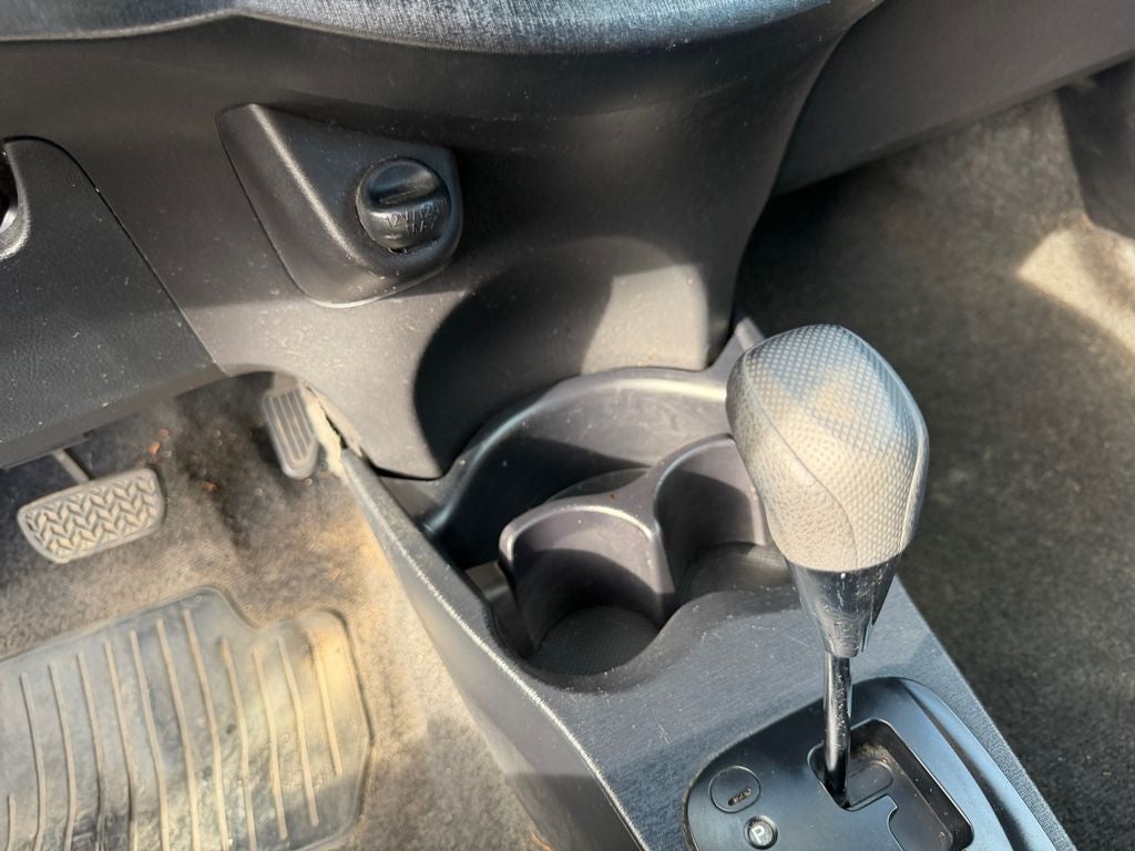 2012 Toyota Yaris L