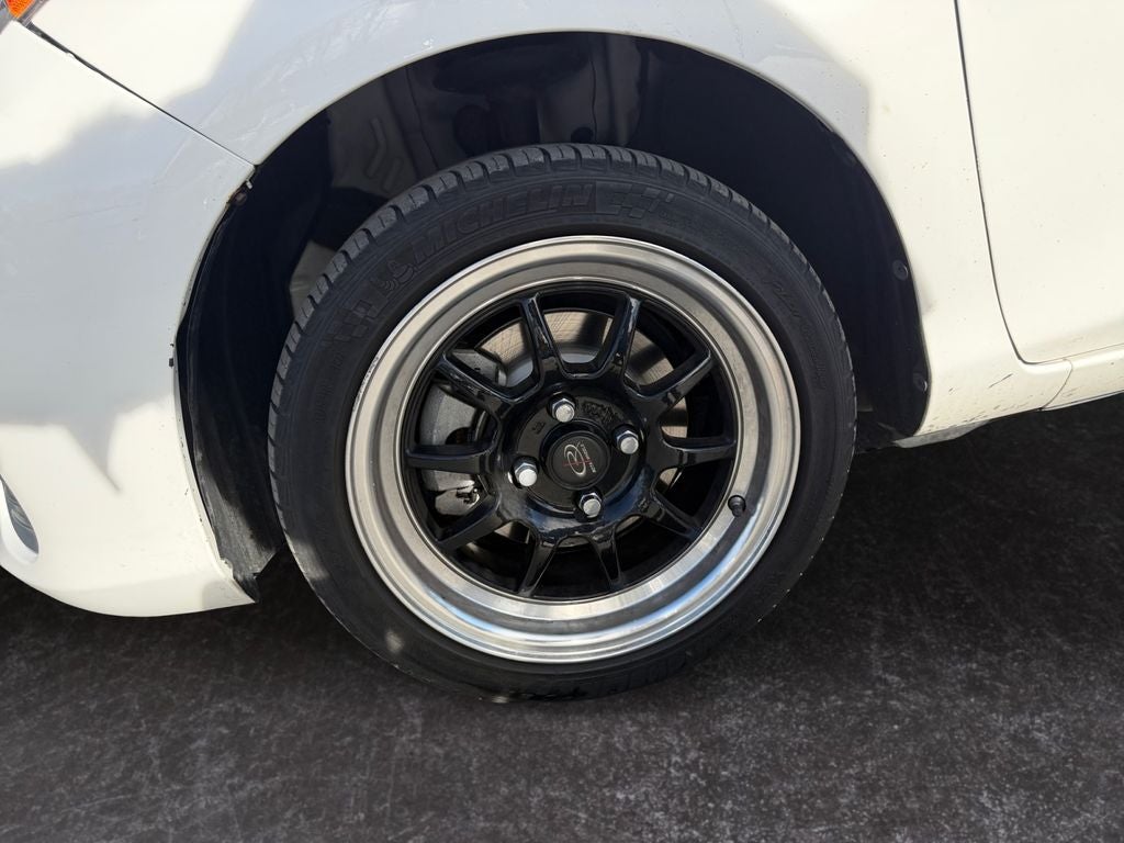 2012 Toyota Yaris L