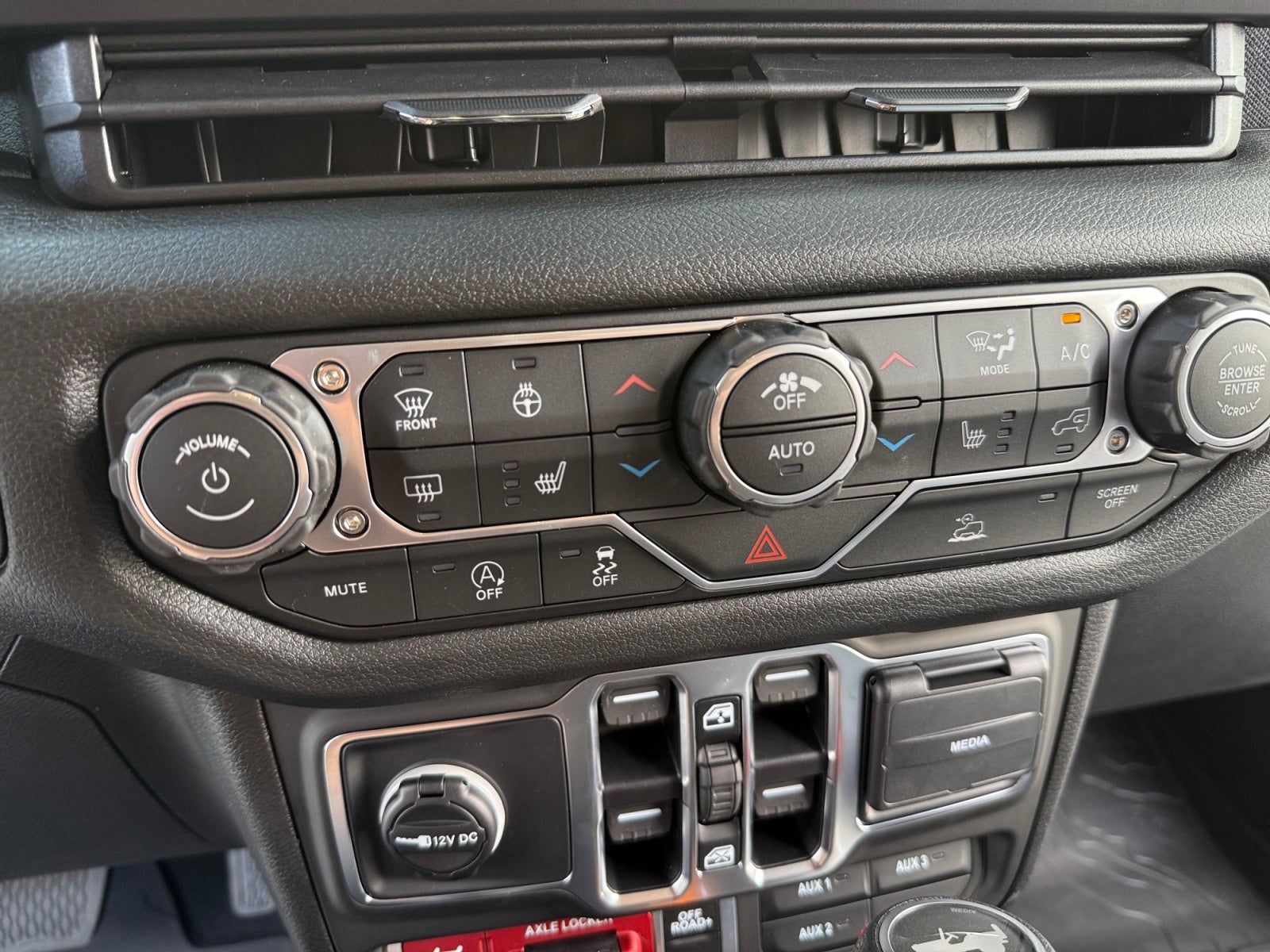 2026 Jeep Wrangler 4-Door Sport