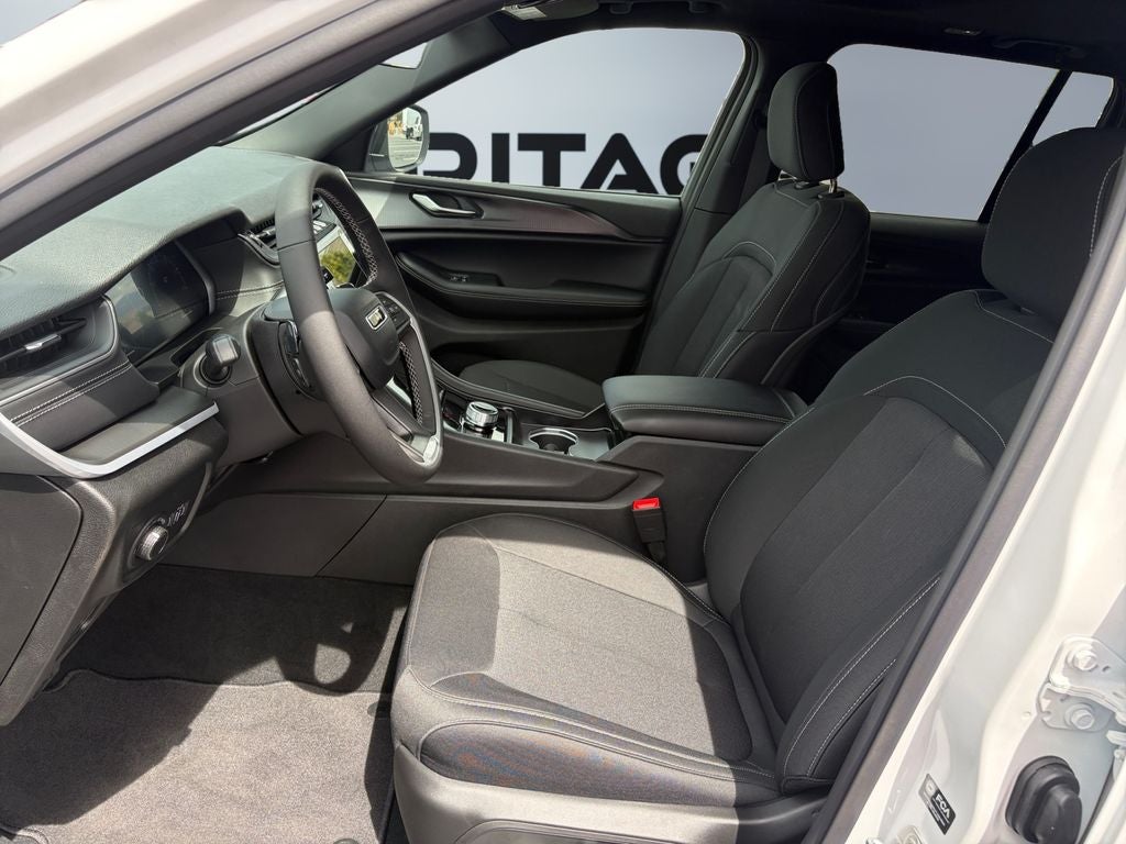 2026 Jeep Grand Cherokee GRAND CHEROKEE LAREDO X 4X4