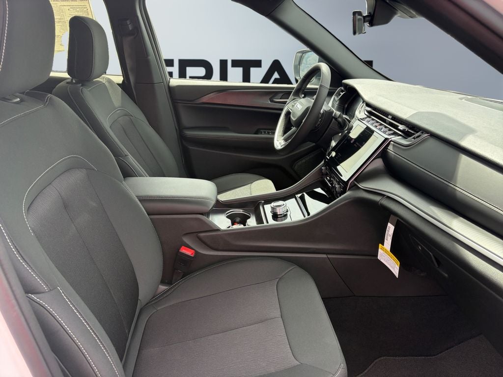 2026 Jeep Grand Cherokee GRAND CHEROKEE LAREDO X 4X4