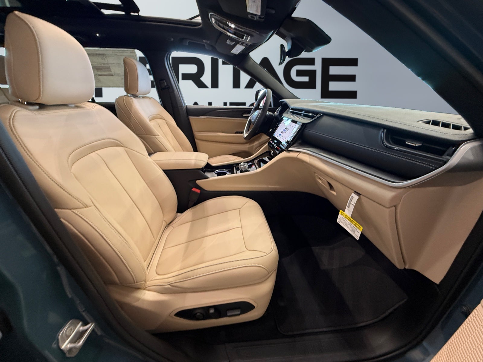 2027 Jeep Grand Cherokee GRAND CHEROKEE LIMITED 4X4