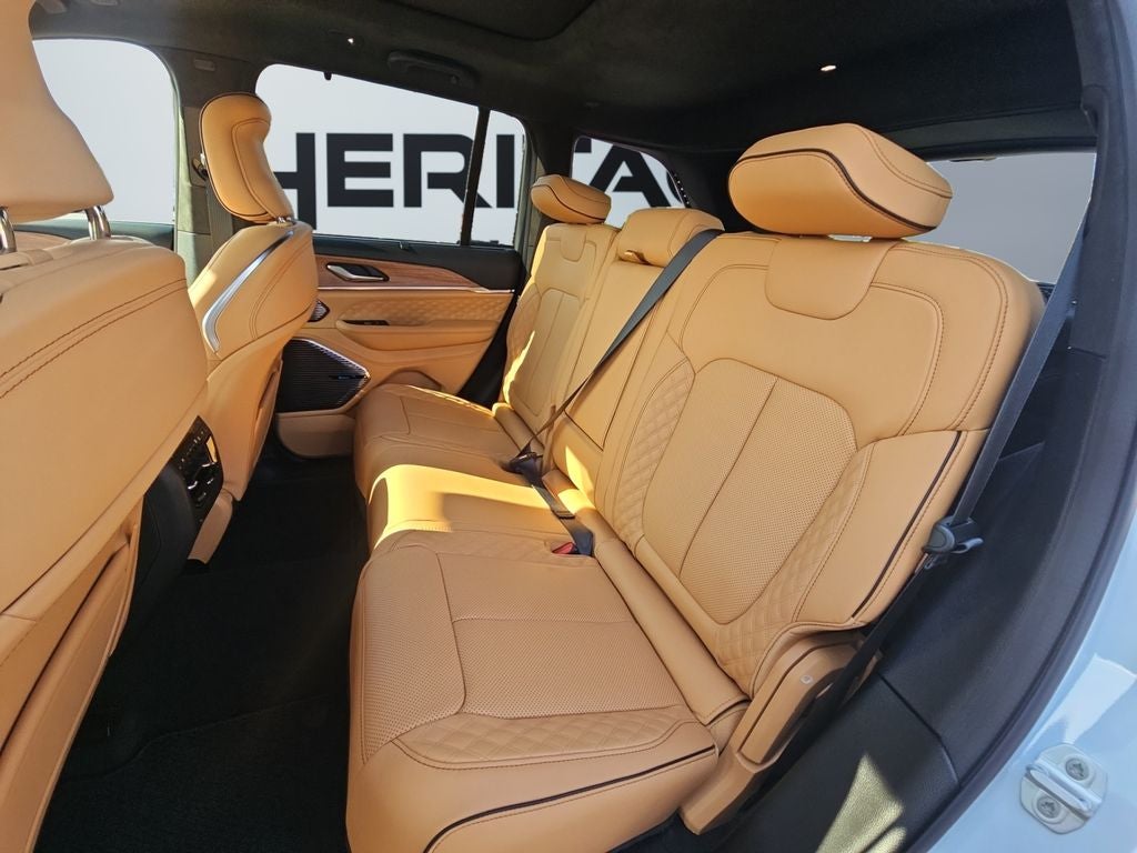 2026 Jeep Grand Cherokee GRAND CHEROKEE SUMMIT 4X4