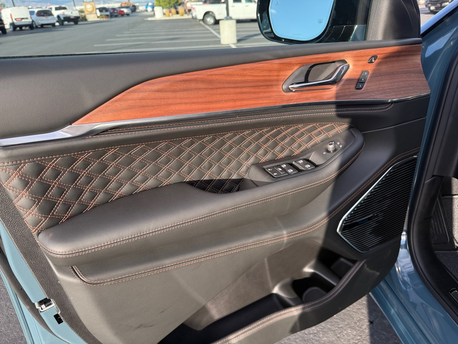 2027 Jeep Grand Cherokee GRAND CHEROKEE SUMMIT 4X4