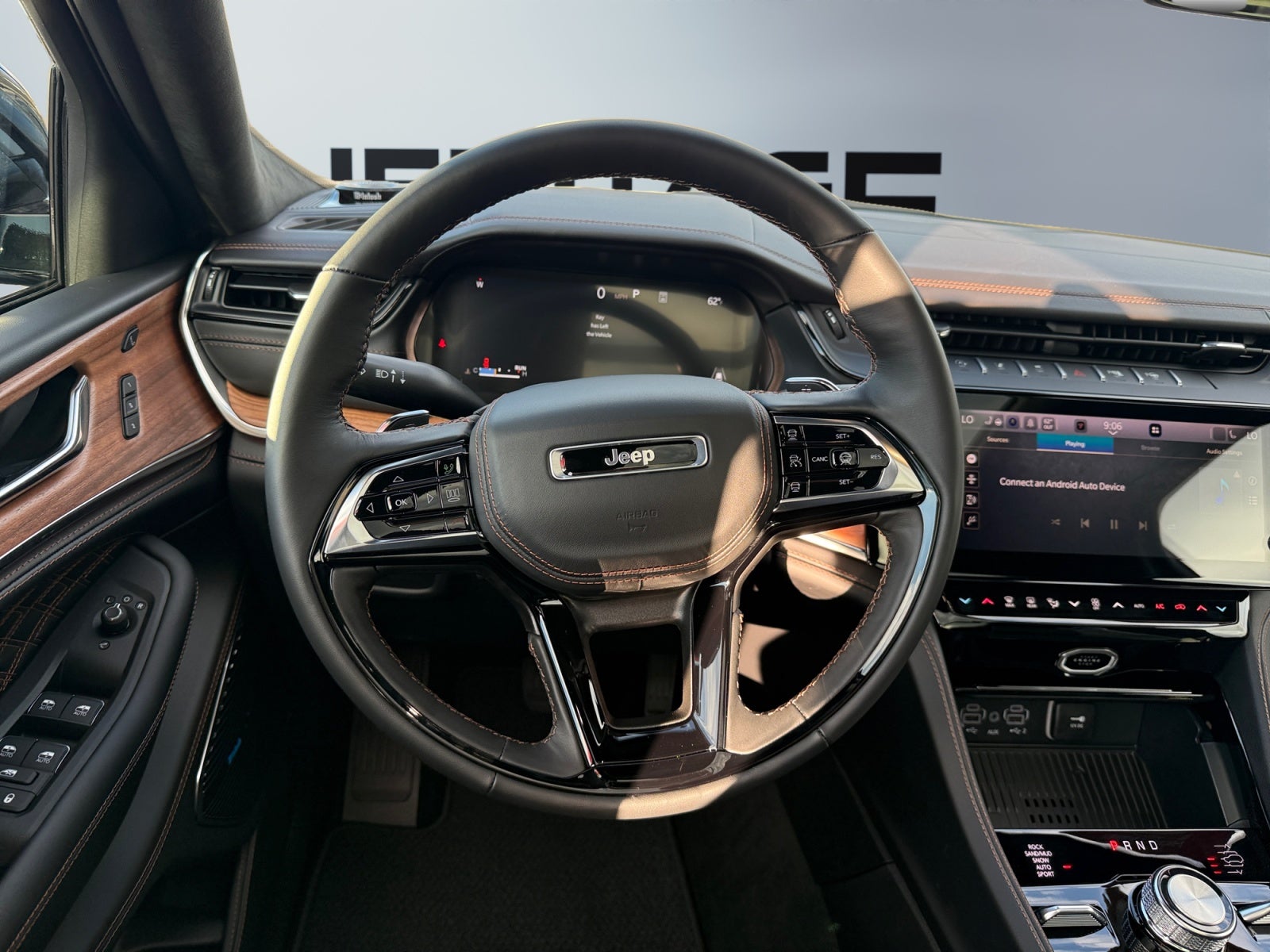 2027 Jeep Grand Cherokee GRAND CHEROKEE SUMMIT 4X4