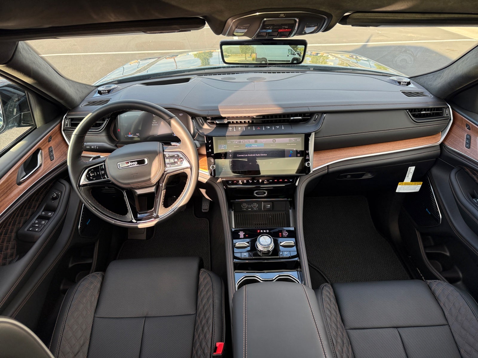 2027 Jeep Grand Cherokee GRAND CHEROKEE SUMMIT 4X4