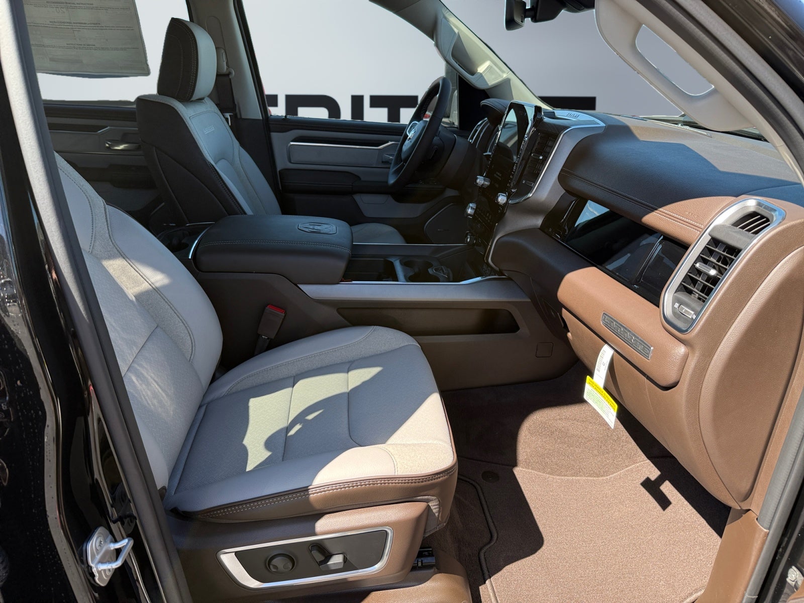 2026 RAM 1500 RAM 1500 LARAMIE CREW CAB 4X4 6'4' BOX