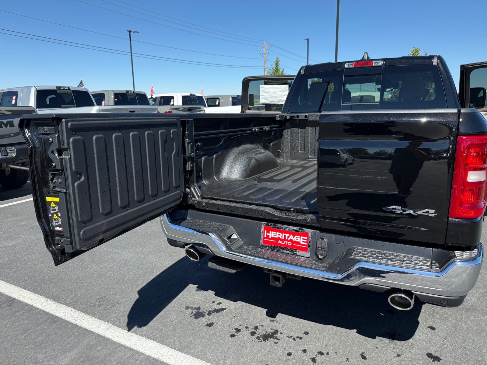 2026 RAM 1500 RAM 1500 LARAMIE CREW CAB 4X4 6'4' BOX