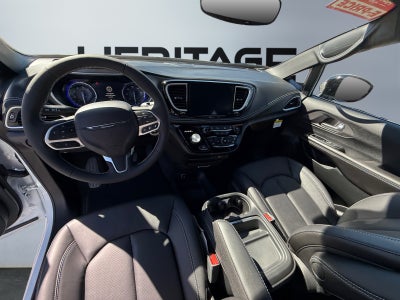 2027 Chrysler Pacifica PACIFICA SELECT AWD