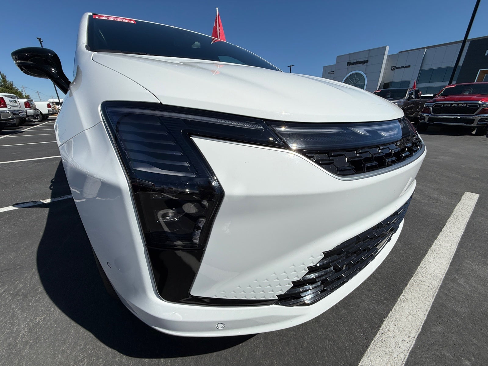 2027 Chrysler Pacifica PACIFICA SELECT AWD