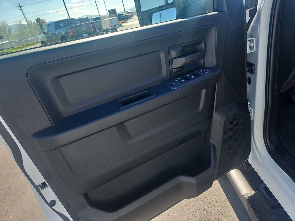 2026 RAM Ram 2500 RAM 2500 BLACK EXPRESS CREW CAB 4X4 8' BOX