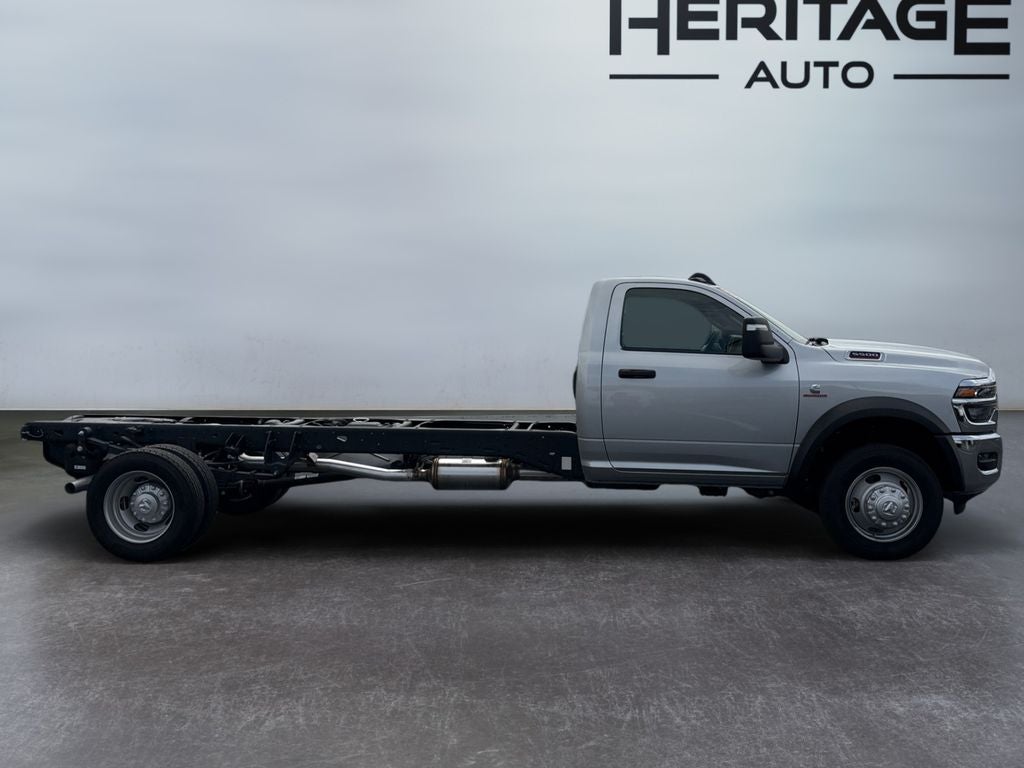 2026 RAM 5500 Chassis RAM 5500 TRADESMAN CHASSIS REGULAR CAB 4X4 120' CA